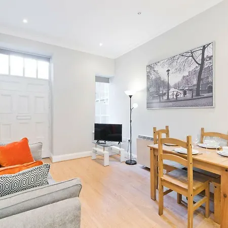 Located On Prestigious Dame Street Apartment