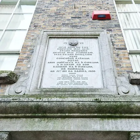 Apartment Located On Prestigious Dame Street