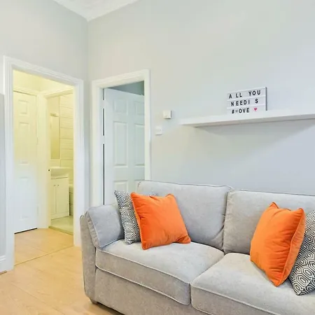 Apartment Located On Prestigious Dame Street