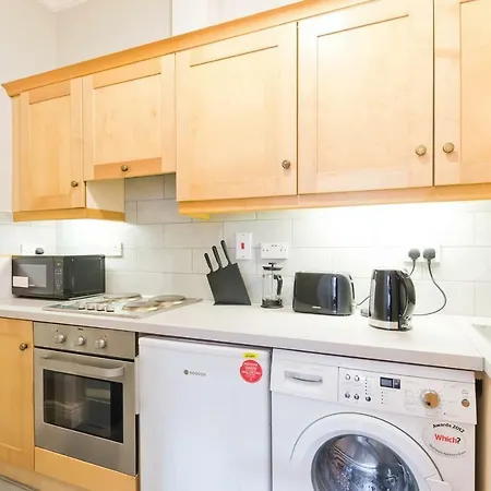 Located On Prestigious Dame Street *