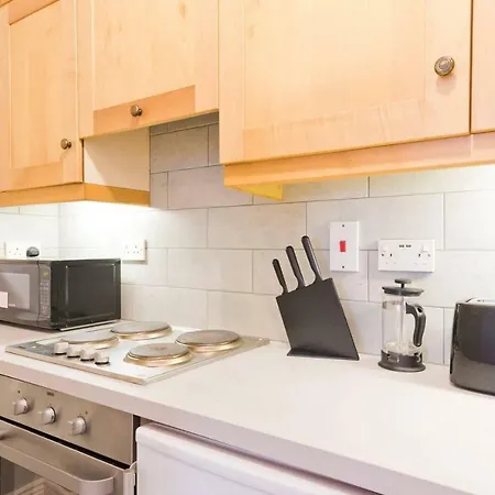 Located On Prestigious Dame Street *